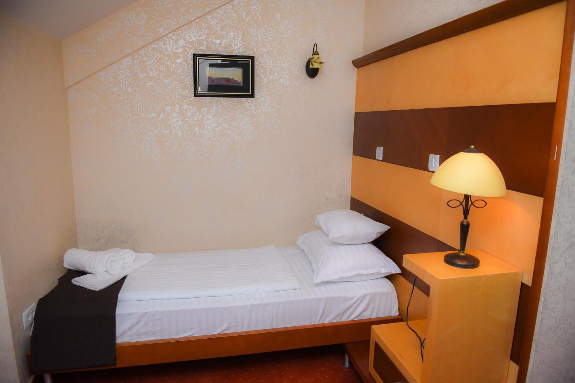 Hotel Marshal Niksic Exterior photo